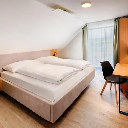 Zazi Maladinovo Resort *